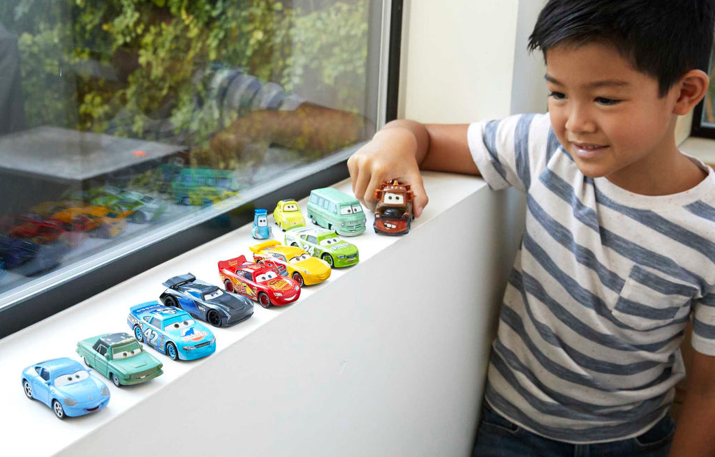 Disney And Pixar Cars Mack Hauler, 13-Inch Toy Transporter Truck With Ramp & Carry Storage For 12 Vehicles, Gift For Kids Ages 4 Years Old & Up