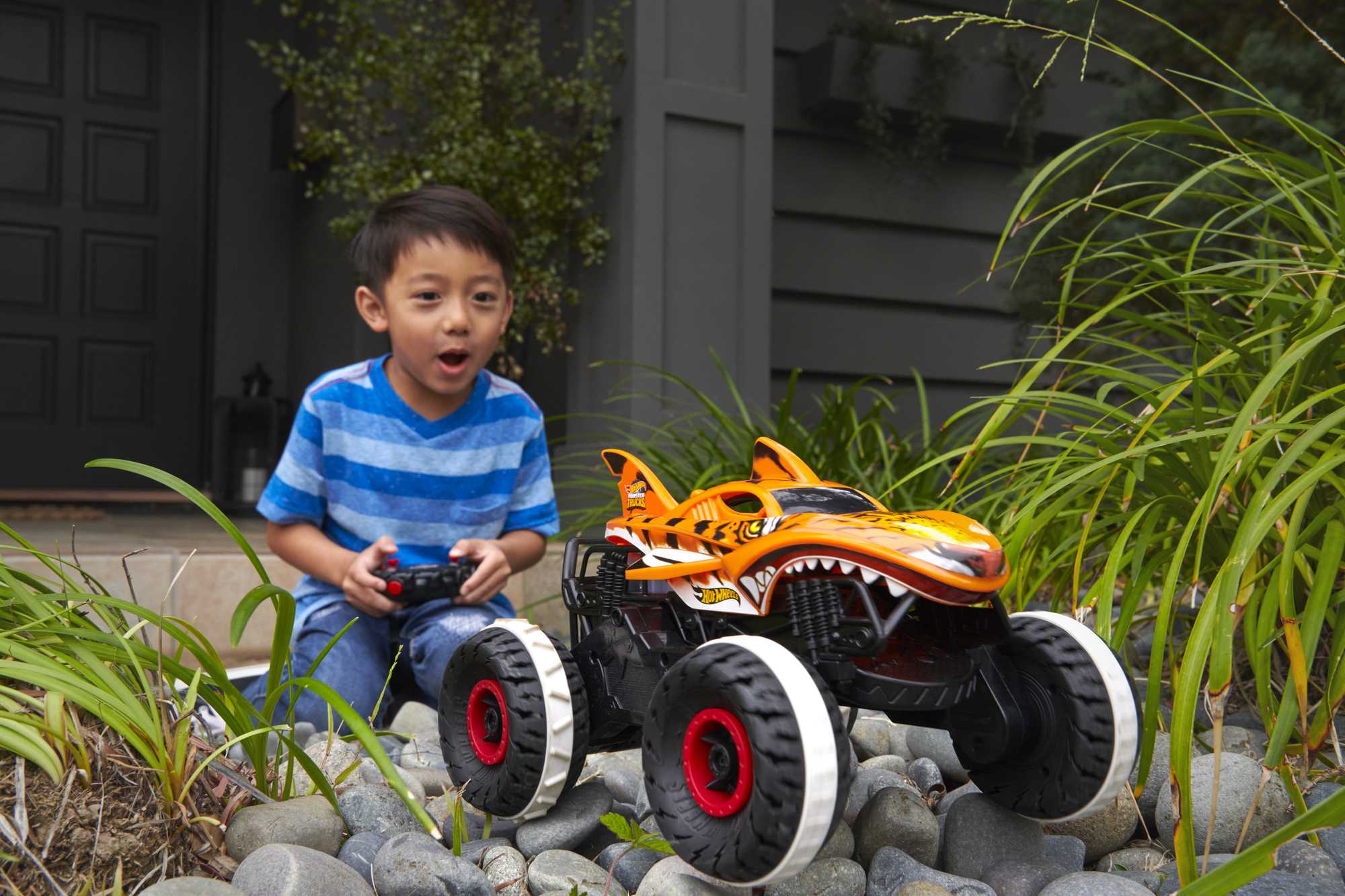 Hot Wheels Monster Trucks Unstoppable Tiger Shark RC Vehicle